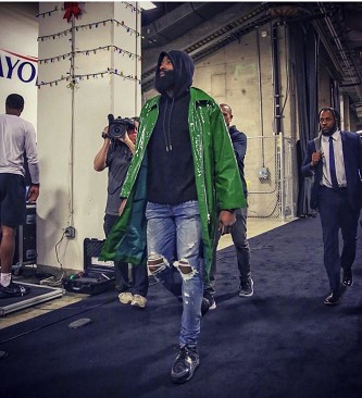 由费尔明进 由费尔明进